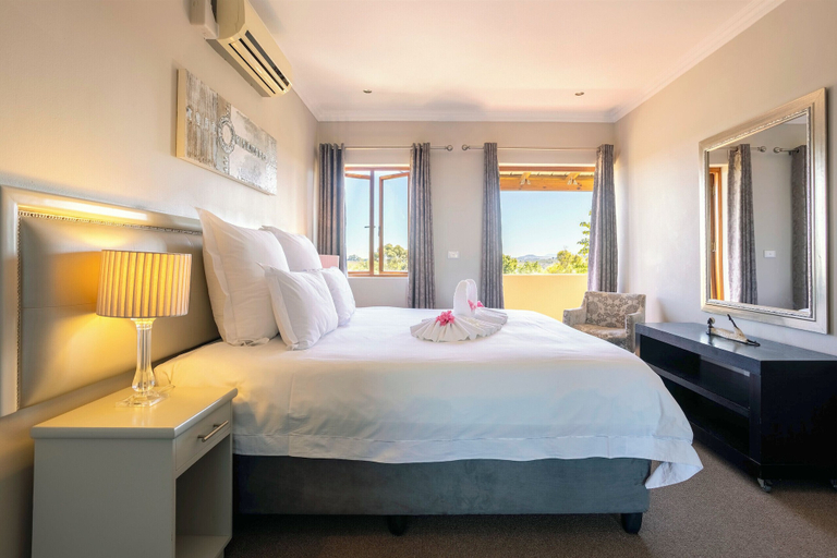 Bedroom 3, Devonvale Golf & Wine Estate, Cape Winelands