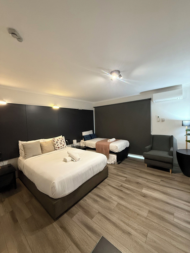 Bedroom 2, Motel 10, Sydney