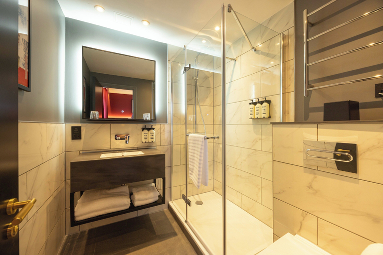 Bathroom 5, Hotel Indigo Leeds by IHG, Leeds