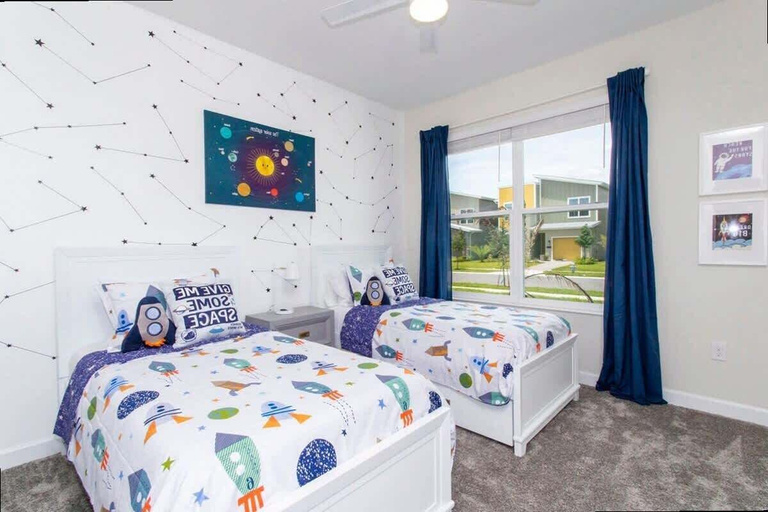 Room 4, Family 5BD Spa Pool Game Loft Near Disney, Osceola