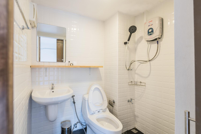 Bathroom 3, Your Space Hotel Prasingh, Muang Chiang Mai