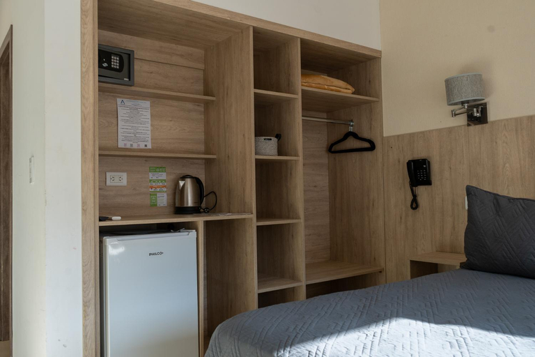 Bedroom 2, Altair Hotel, La Costa