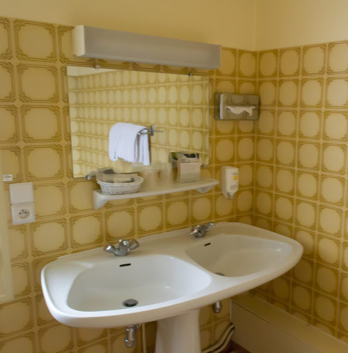 Bathroom 2, La Tete Noire, Loir-et-Cher