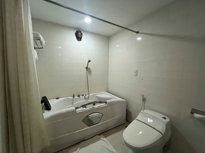 Bathroom 5, Orient Hotel Da Nang, Da Nang