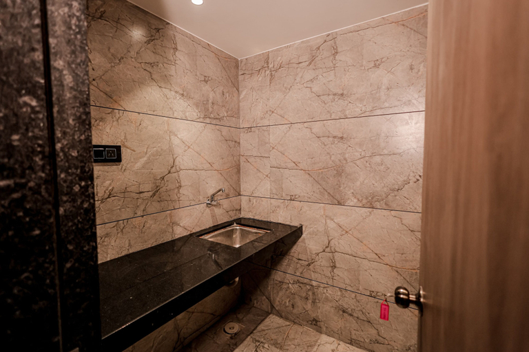 Bathroom 5, Hotel Gold Palace Inn, Surat