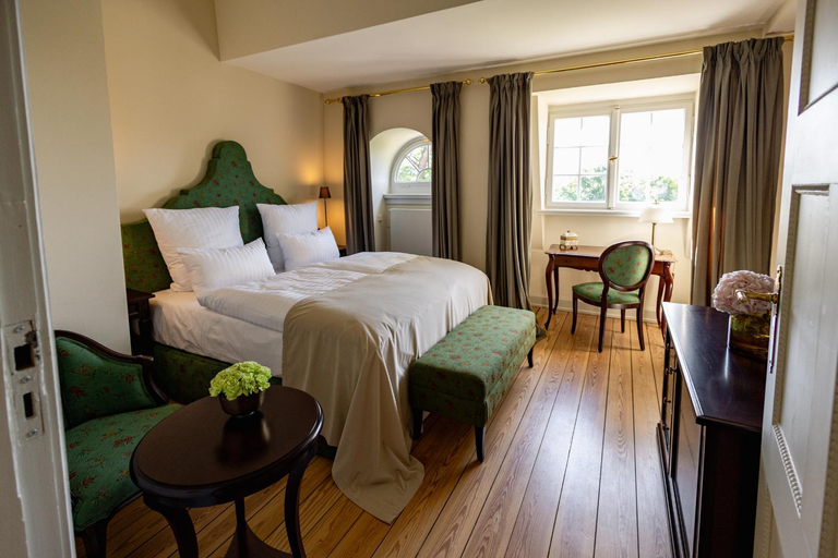 Bedroom 5, Schlosshotel Neustrelitz, Mecklenburgische Seenplatte
