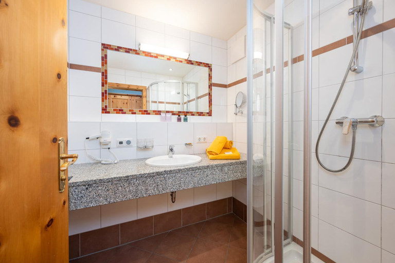 Bathroom 4, Naturhotel Huettenwirt, Sankt Johann im Pongau