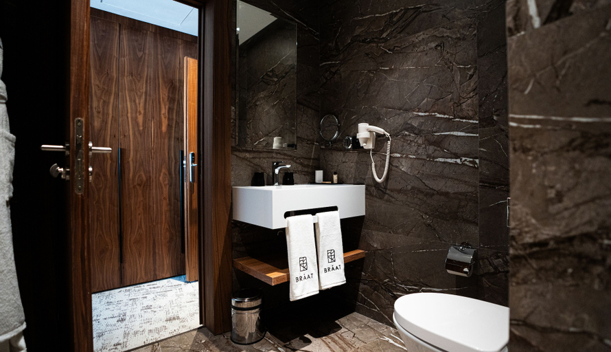 Bathroom 4, Braat Hotel, Rabat