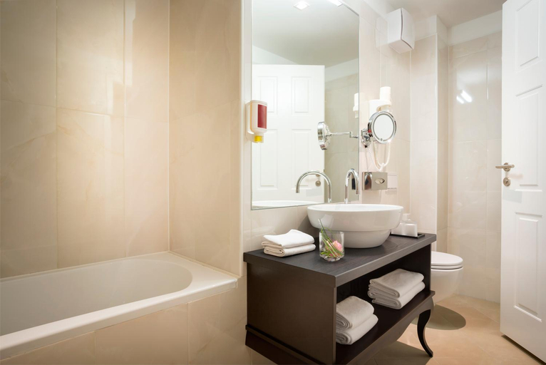 Bathroom 5, Hotel Kvarner, Opatija/Veprinac
