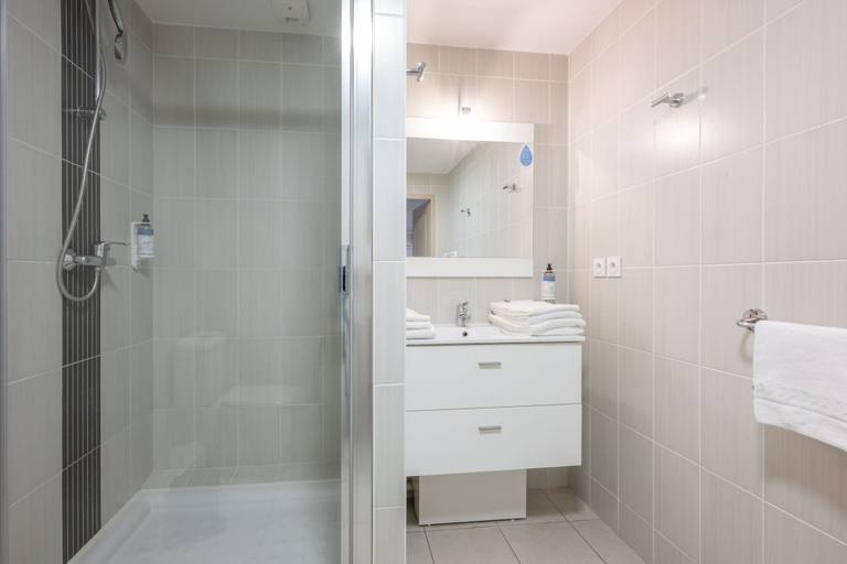 Bathroom 4, Résidence Odalys de La Plage, Loire-Atlantique