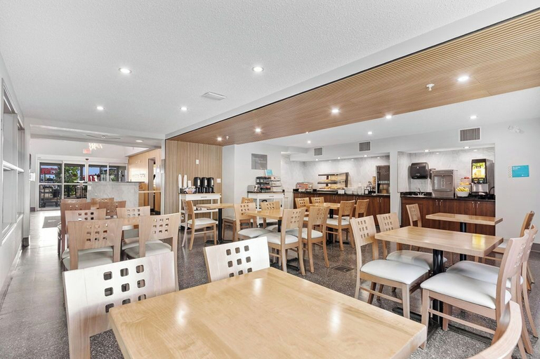 Food & Drinks 5, Home Inn and Suites Lloydminster, Division No. 17