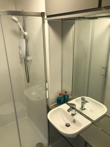 Bathroom 3, 8 Aspland Road, Norfolk