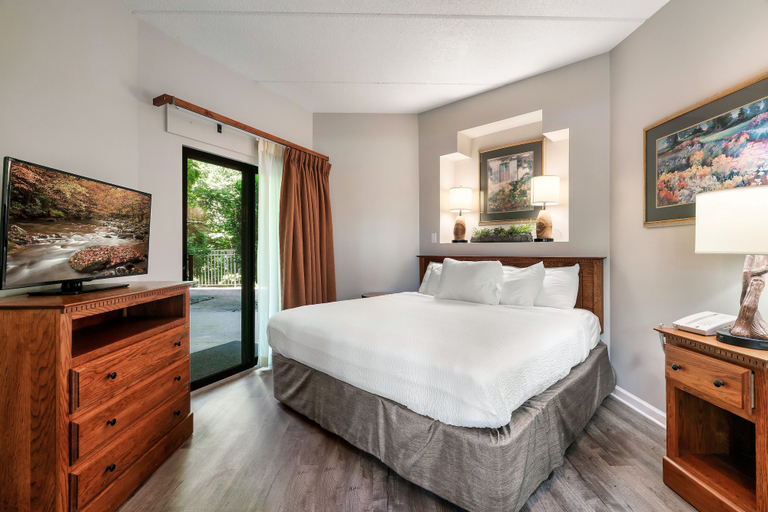 Bedroom 2, Gatlinburg Town Square, Sevier