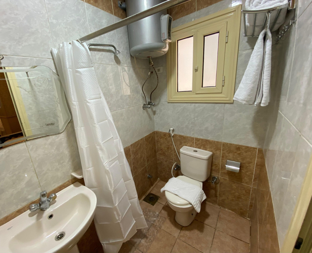 Bathroom 5, ALRashedy Hotel Powered by Boutique, Al-Jamaliyah