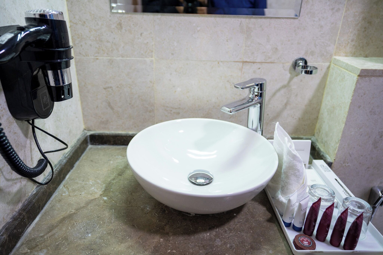 Bathroom 4, GREEN GARDEN HOTEL, Doha
