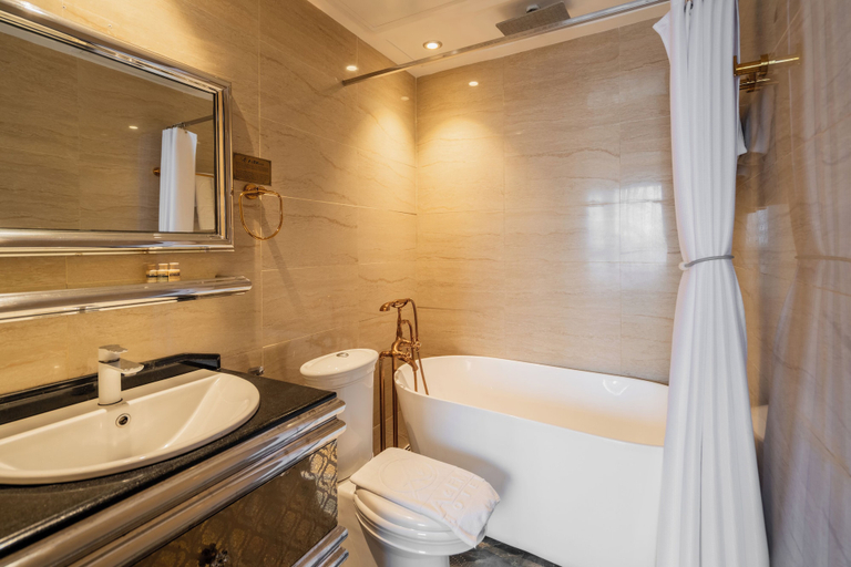 Bathroom 5, A&EM Ben Thanh Hotel, District 1