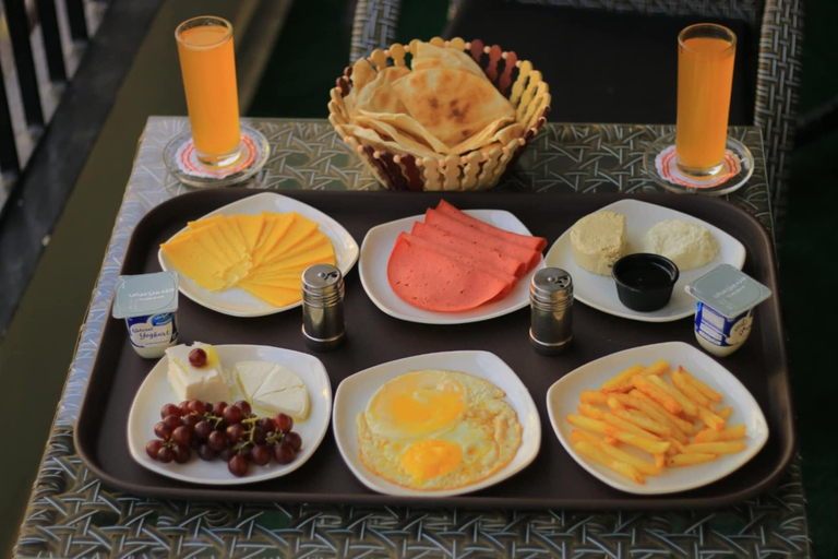 Private kitchen, Nile Diamond Suites, Giza