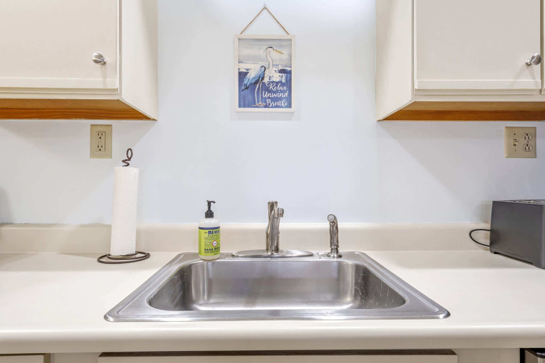 Others 2, All is Wells Incredible Location! Walk to Beach, York