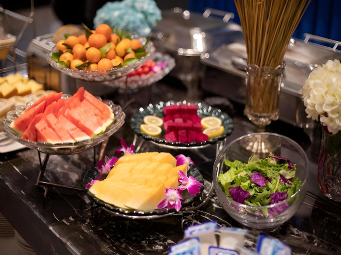 Food & Drinks
