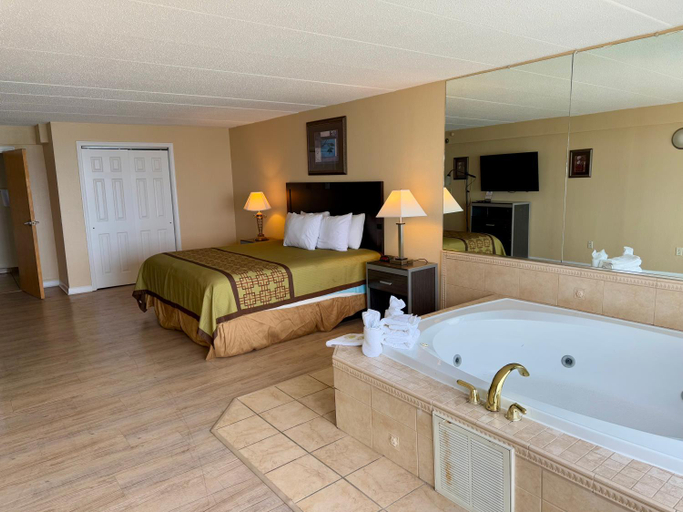 Bedroom, Aquarius Oceanfront Hotel, Virginia Beach