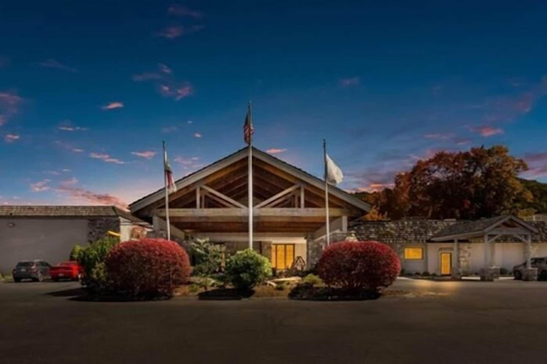 Exterior & Views 5, The Lodge at Banner Elk, Avery