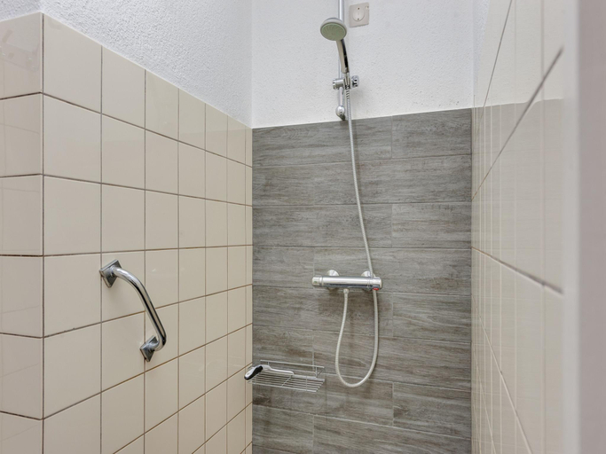 Bathroom, Holiday Home Mantinge near Nature Reserve, Midden-Drenthe