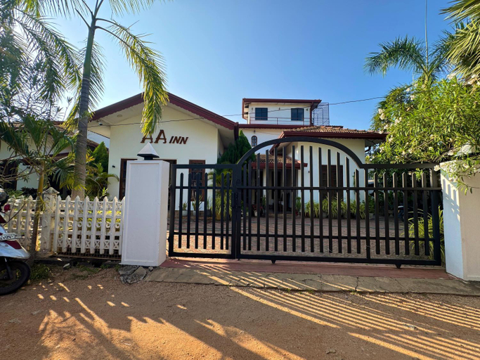 Exterior & Views