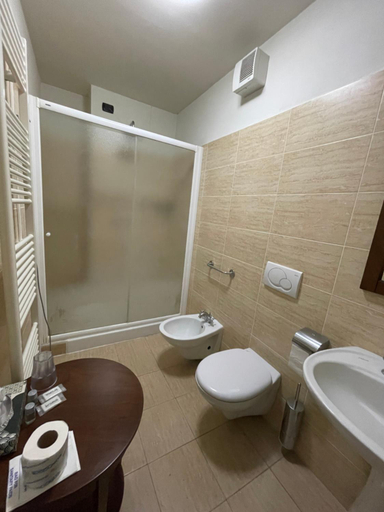 Bathroom 4, Hotel Cascina Marisa, Milano