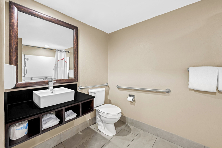 Bathroom 5, Red Roof PLUS+ Henderson, Vance