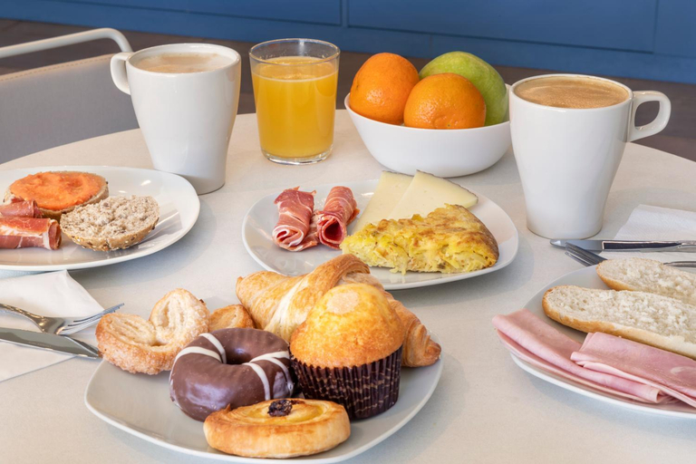 Food & Drinks 5, B&B Hotel Madrid Aeropuerto T1 T2 T3, Madrid