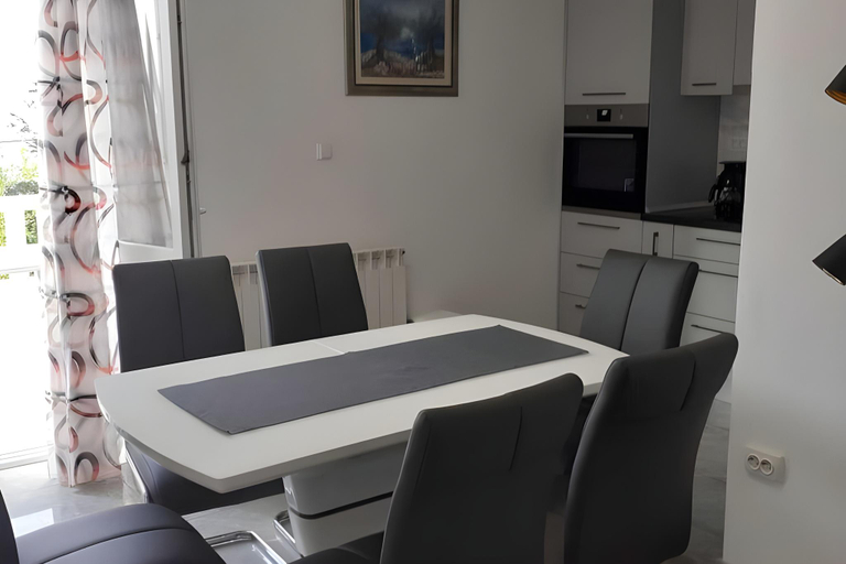 Apartments Seagull - Two Bedroom Apartment with Balcony Grozdana, Postira