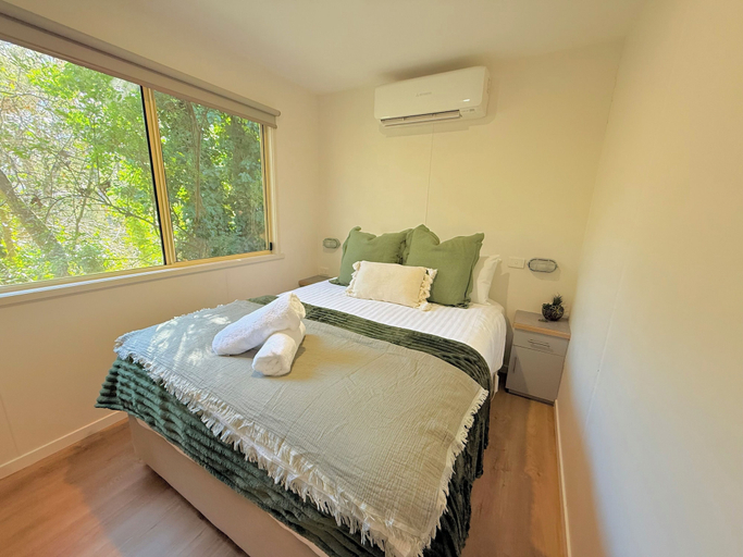 Bedroom 2, Big4 Tasman Holiday Parks - Bright, Alpine - East