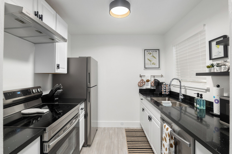 Private kitchen 4, Cozy UF Condo Near Shands UF on Archer, Alachua