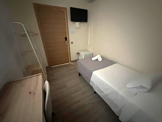 Bedroom 4, Hostal Balmes Centro, Barcelona