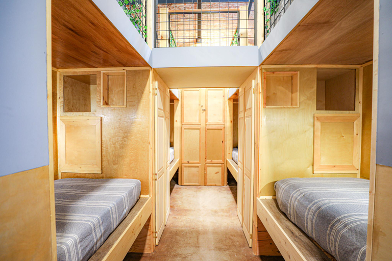 Bedroom 3, Social Stays - FIRST hostel on State Street , Santa Barbara