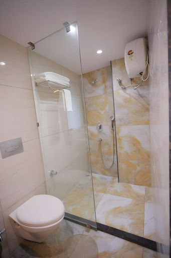 Bathroom 4, The Avenue Hotel @ Ballygunge, Kolkata