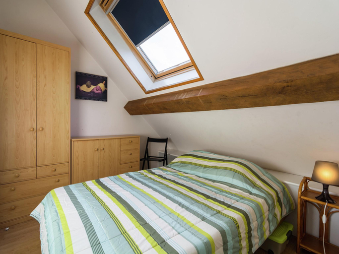 Bedroom 2, Peaceful Fontenelle Farmhouse, Namur