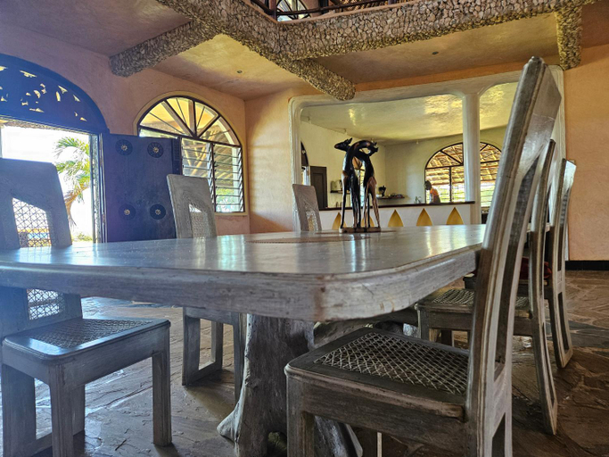 Others 3, Dolphin Suite 40 m2 in Villa 560 m2, Indian Ocean View, Lungalunga
