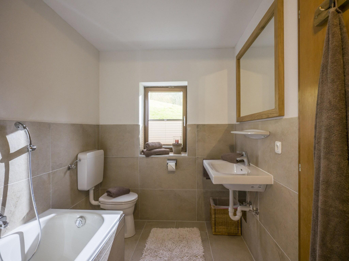 Bathroom 3, Farmhouse in Hopfgarten near Ski Bus, Kitzbühel