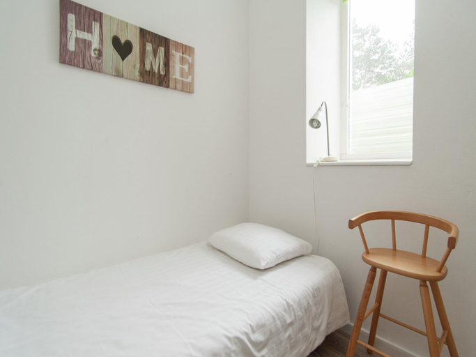 Bedroom 2, Apartment in Bergen aan Zee near the Beach, Bergen