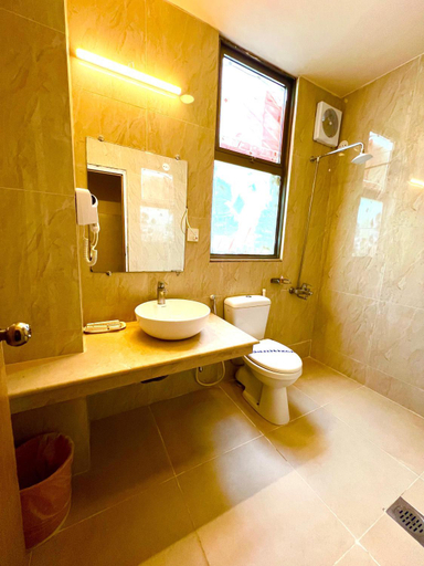 Bathroom 4, Shelton's Boutique, Islamabad
