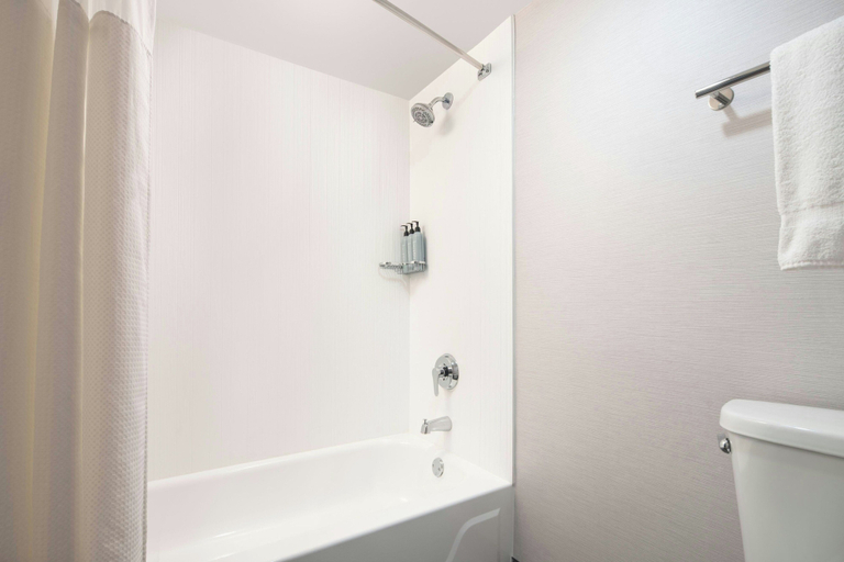 Bathroom 3, Courtyard by Marriott Cleveland Beachwood, Cuyahoga