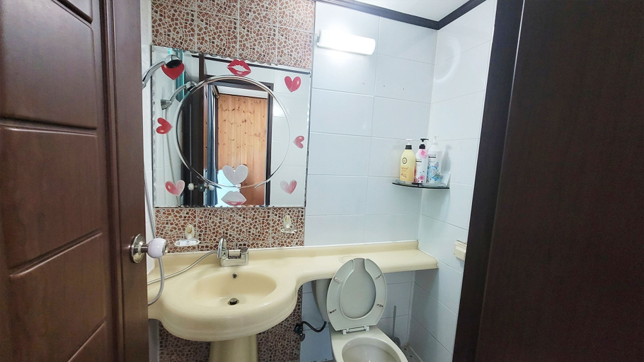 Bathroom 3, Gapeong Eoneunal Spa Pet Pension, Gapyeong