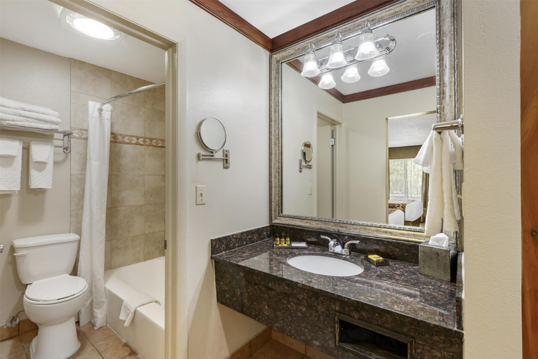 Bathroom 4, Best Western Plus Greenwell Inn, Grand