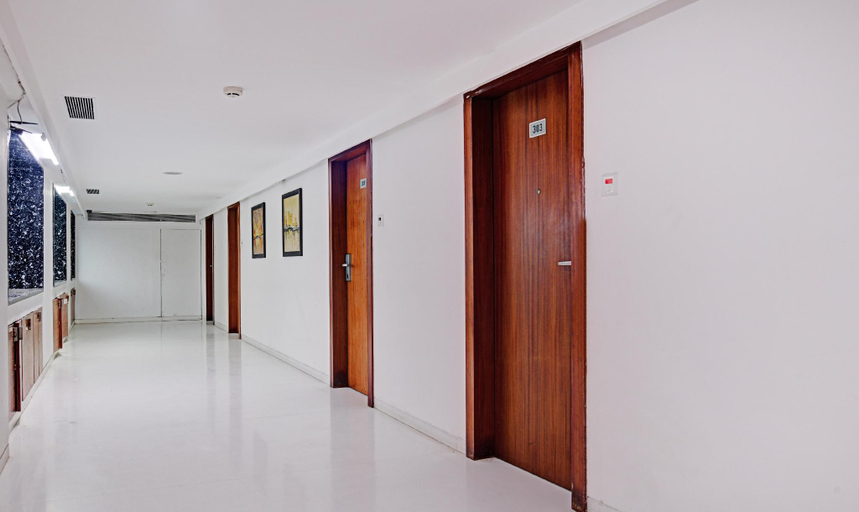 Public Area 3, Treebo Cherry Tree, Indore