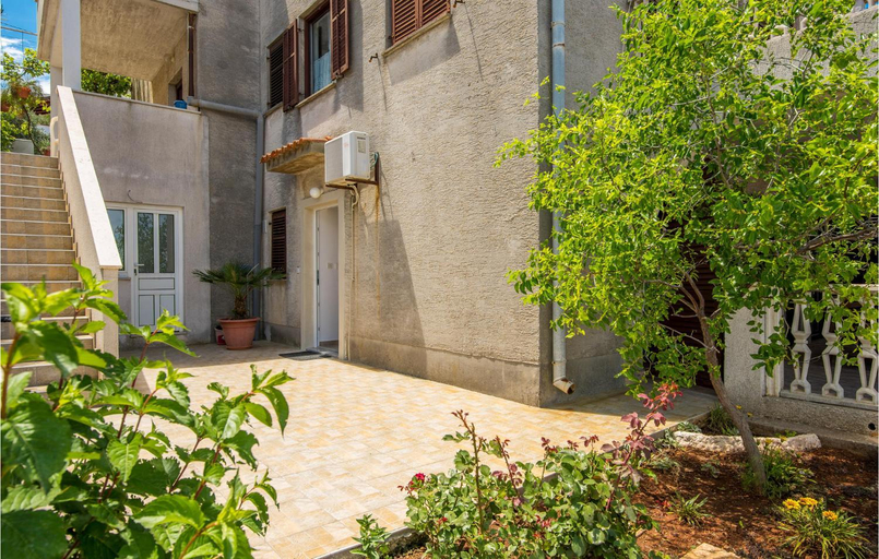Others 4, Cozy Apartment In Mali Losinj With Wifi, Mali Lošinj