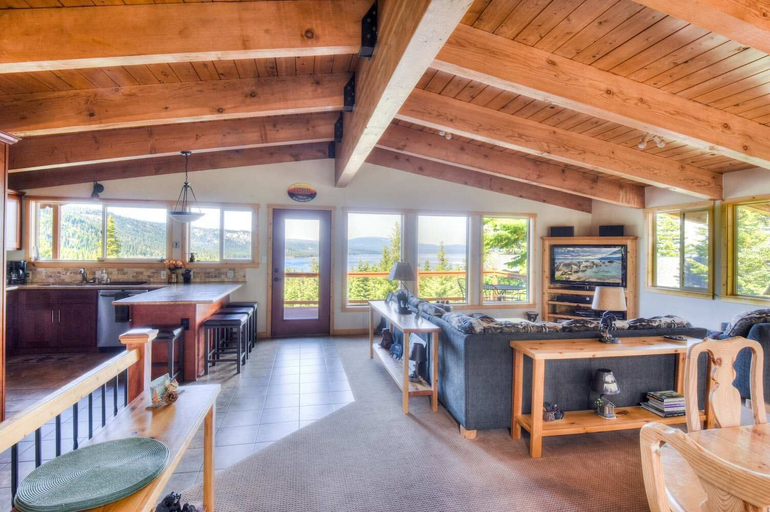 Others 3, Chamberland Getaway Lake Views w/ Deck!, Placer
