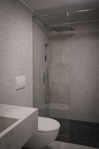 Bathroom 5, Arka Art Theatre Atelier, Tiranës
