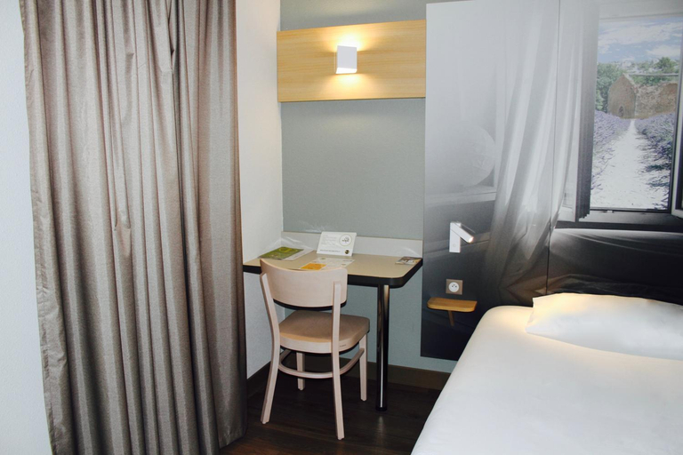 Bedroom, B&B HOTEL Valence TGV - ROMANS, Drôme