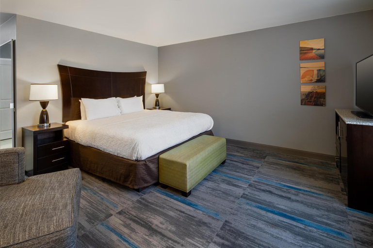 Bedroom 4, Hampton Inn Seneca Falls, Seneca